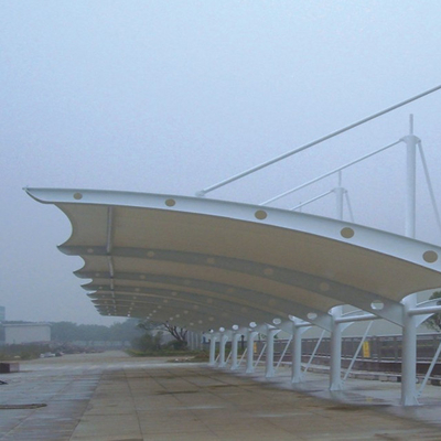 Les structures de tissu de tension de Q235B conçoivent la voile d'ombre de membrane de panneau de 2.5mm 1.5mm