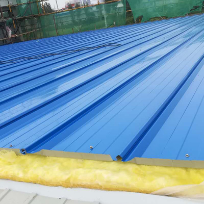 L'entretien de toit en métal du vert Q235 a adapté 0.8mm aux besoins du client pour le mur de panneau