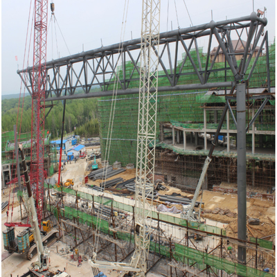 le long tube en acier du gris Q345 de structure de botte d'envergure de 100m bottelle sur l'installation de site