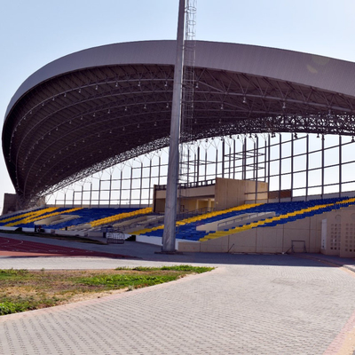 La structure en acier légère de construction préfabriquée Q235 de cadre de l'espace dipassent le toit pour le stade