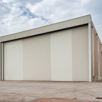 Hangars préfabriqués en acier faits sur commande d'atelier de la base 50mm de structure de toit