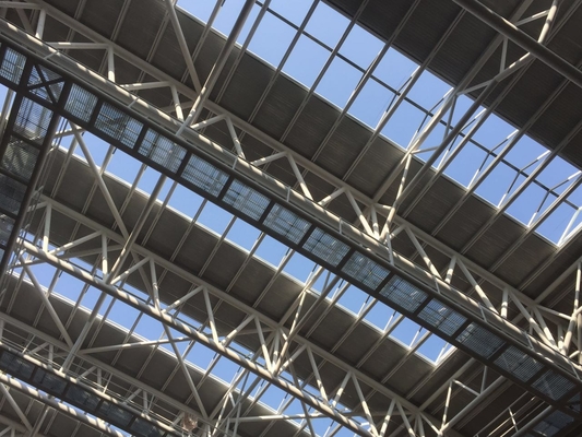 Traverse en acier pour des structures innovantes et esthétiques