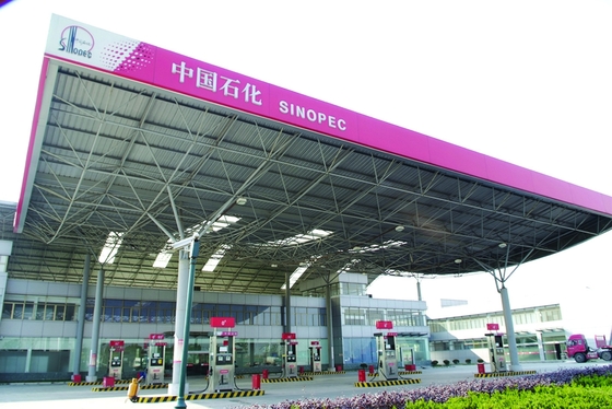 Structures préfabriquées en acier léger pour les stations-service.