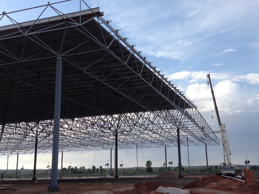 Structures préfabriquées en acier léger pour les stations-service.
