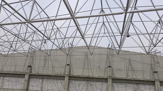 Cadre de structure en acier léger préfabriqué pour le soudage de toits de stations d'entrepôt en Argentine Projets Q235 Q345