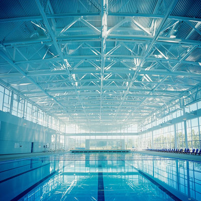 Structure spatiale en acier pour techniques de piscine Solutions durables et élégantes