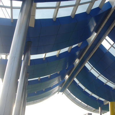 Canopy de cadre spatial en acier de station-service avec qualité Q235/Q345B et durée de vie de 70 ans