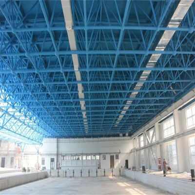 Charpentes spatiales en acier à haute résistance sismique avec des propriétés de faible maintenance assurant une performance structurelle durable